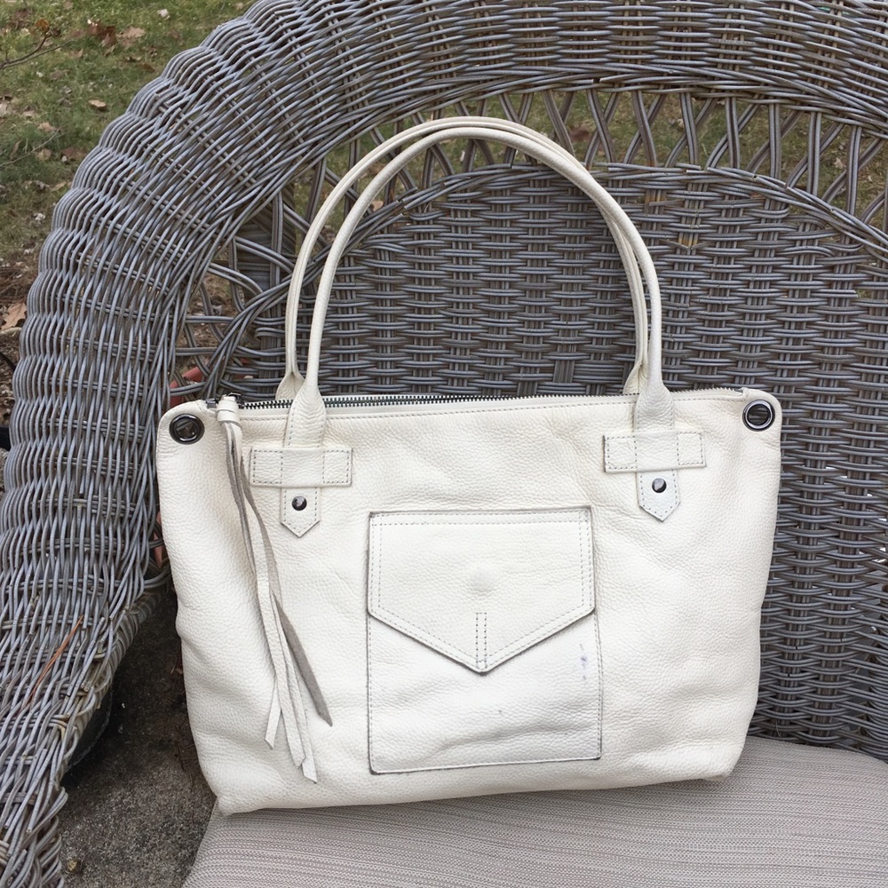 Allison burns “The London” pebble leather cream